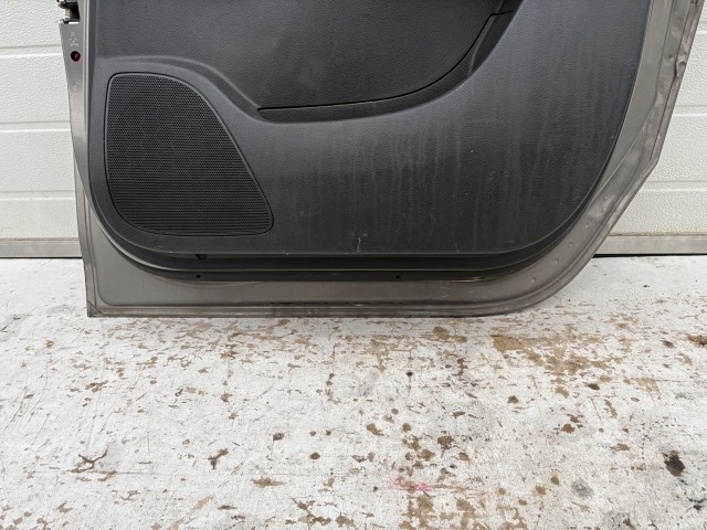 15548 Opel Meriva B Jobb hátsó Ajtó Barna  Z40W