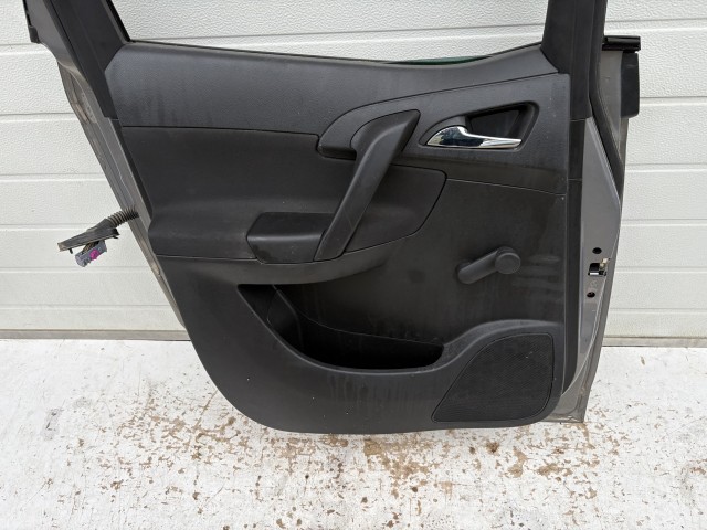 15549 Opel Meriva B Bal hátsó Ajtó Barna  Z40W