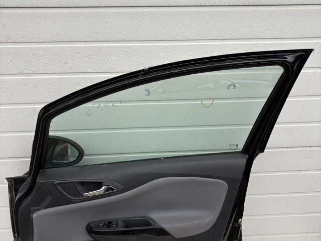 15556 Opel Corsa E Jobb első Ajtó Fekete Y22C