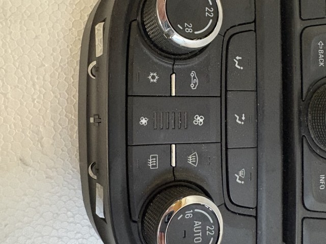 Opel Zafira C Közép konzol MULTIMÉDIA VEZÉRLŐ