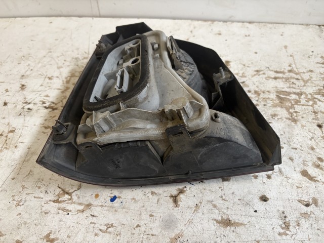 15646 Volkswagen Polo Jobb hátsó V Lámpa