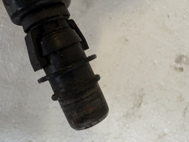 Opel Astra J Kiegyenlítő tartály szintjeladós