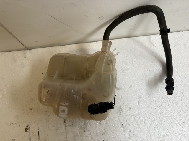 Opel Astra J Kiegyenlítő tartály szintjeladós