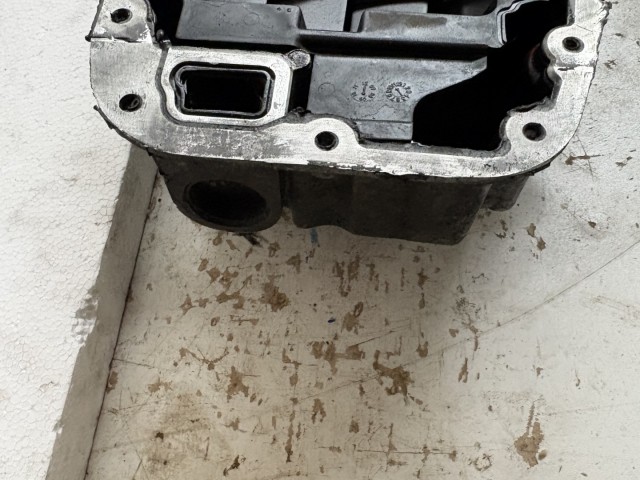 Opel Astra Insignia a16xer Olajteknő