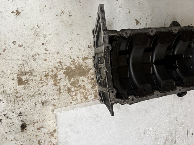 Opel Astra Insignia a16xer Olajteknő