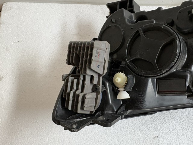 15672 Opel Mokka X Jobb első Lámpa Fényszóró Ledes