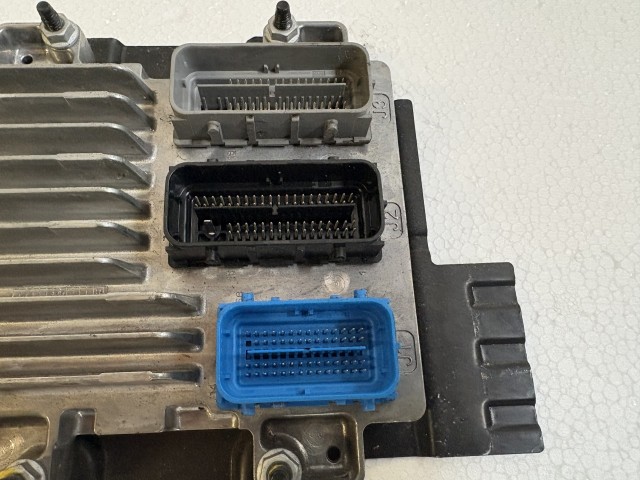 Opel Mokka 2012-2019 Motorvezérlő Használt   