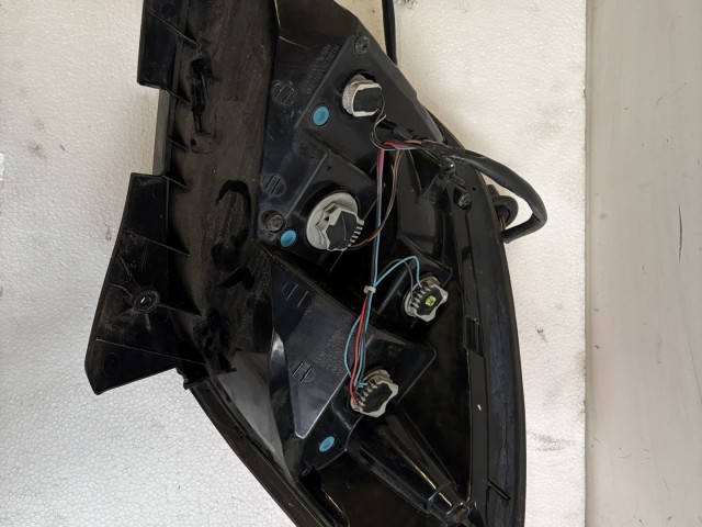 15689 Opel Antara Jobb hátsó Lámpa Fényszóró