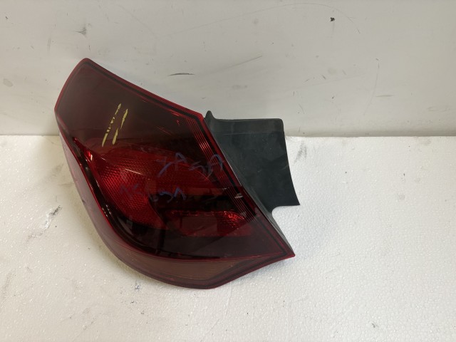 15691 Opel Astra J Bal hátsó Lámpa Fényszóró 5 ajtós