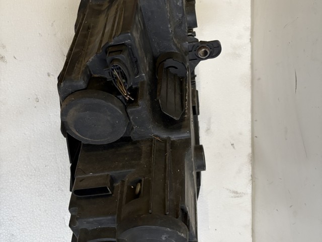 15692 Volkswagen Passat B7 Bal első  Lámpa Fényszóró Angol