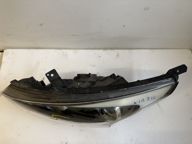 15709 Kia Rio III.(UB) 2011-2017 Bal első Lámpa Fényszóró Angol