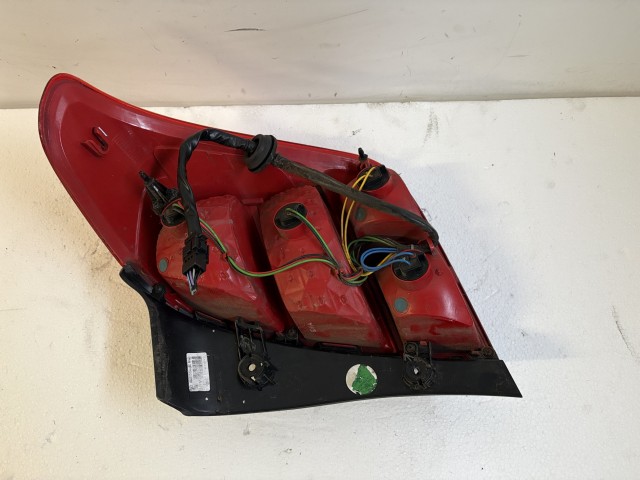 15714 Chevrolet Trax U200 2013 Bal hátsó Lámpa