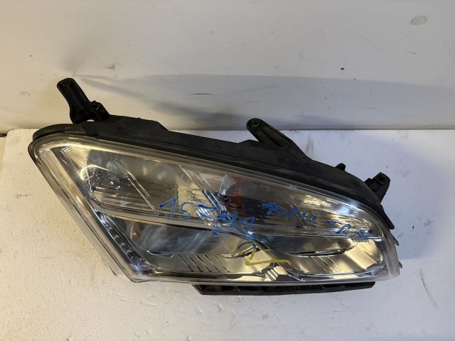 15711 Chevrolet Trax U200 Jobb első Lámpa Angol Jobbkormányos