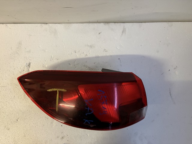 15719 Opel Astra K kombi Jobb hátsó Lámpa