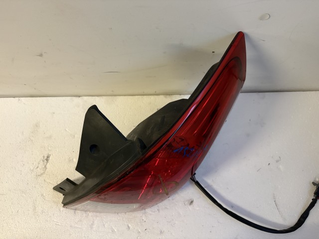 15716 Opel Antara Jobb hátsó Lámpa Facelift 2011-töl