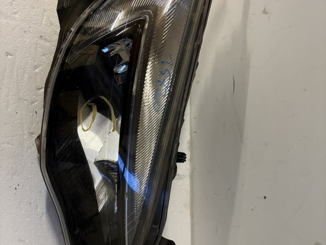 15720 Opel Astra J Jobb első Lámpa Fényszóró Angol Jobbkormányos