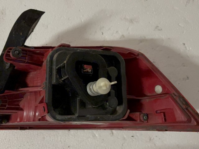 15726 Volkswagen Passat B7 Bal hátsó Lámpa Sedan