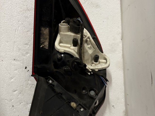 15730 Opel Astra J Bal hátsó Lámpa sötétitett 5 ajtós