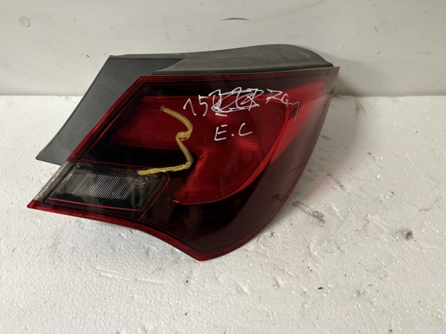 15741 Opel Astra J GTC Jobb hátsó Lámpa