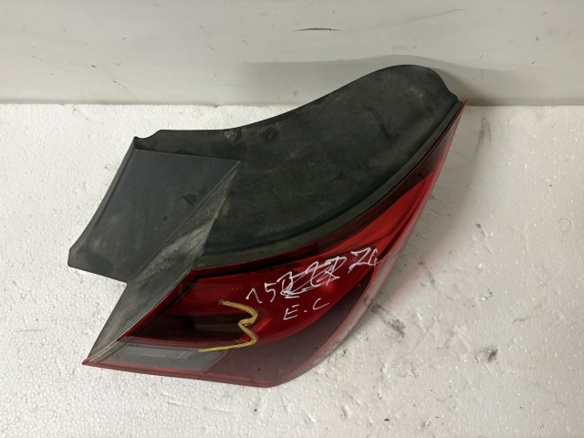 15741 Opel Astra J GTC Jobb hátsó Lámpa