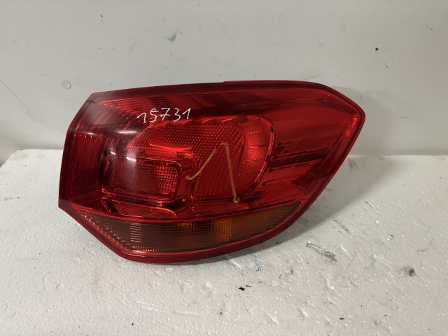 15731 Opel Astra J kombi Jobb hátsó Lámpa