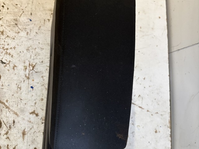 Volkswagen Passat B7 2010-2014 Közép box Használt