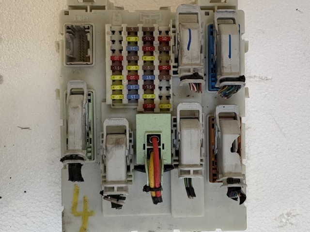 Ford C-max Mk2 2011 Motortéri biztosítéktábla Használt