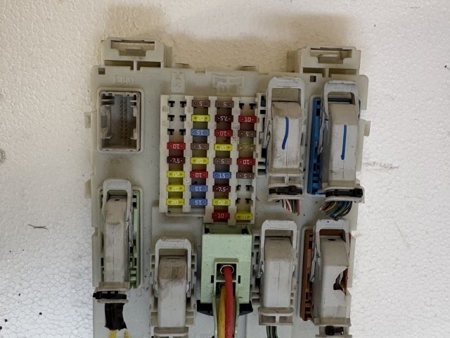 Ford C-max Mk2 2011 Motortéri biztosítéktábla Használt