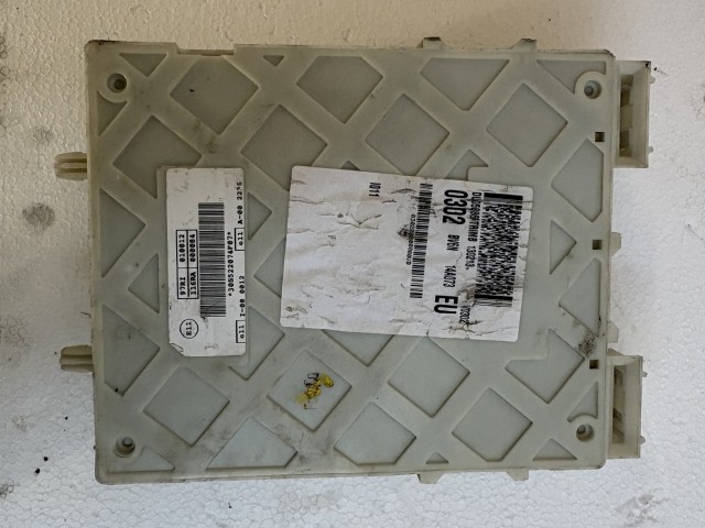 Ford C-max Mk2 2011 Motortéri biztosítéktábla Használt