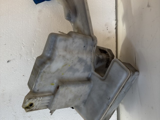 Volkswagen Passat B7 2010-2014 Ablakmosó tartály Használt  