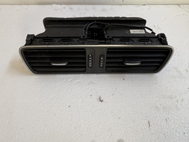 Volkswagen Passat B7 2010-2014 Középső Szellőző