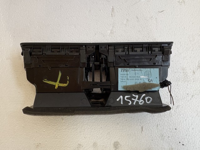 Volkswagen Passat B7 2010-2014 Középső Szellőző