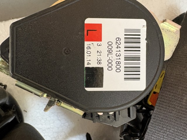 Opel Astra J GTC első pár Övfeszítő