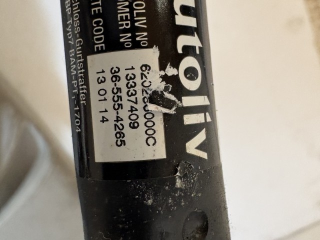 Opel Astra J GTC első pár Övfeszítő