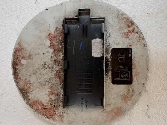 Opel Astra J Tankajtó Használt Y40R fehér 5 ajtós