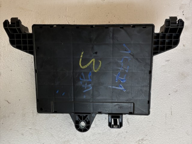 Opel Astra J 2009-2015 Biztosítéktábla Csomagtér