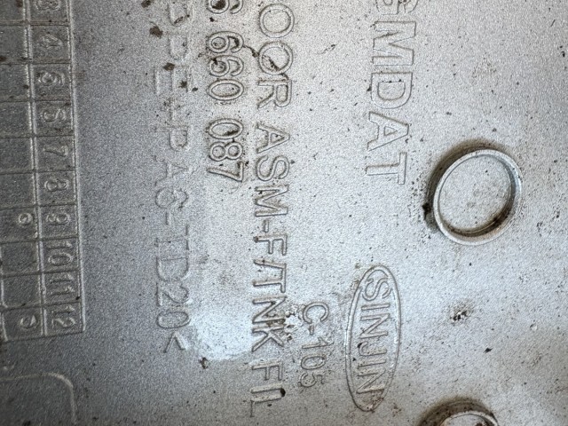 Opel Antara 2006-2015 Tankajtó Használt Z176 ezüst 