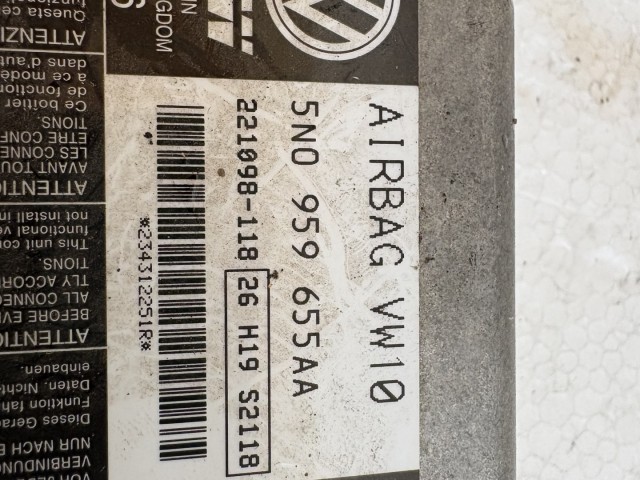 Volkswagen Passat B7 2010-2014 Légzsák indító elektronika Használt