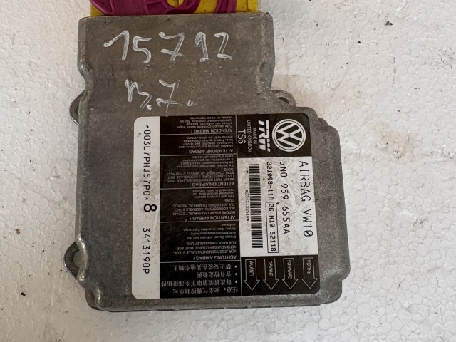 Volkswagen Passat B7 2010-2014 Légzsák indító elektronika Használt