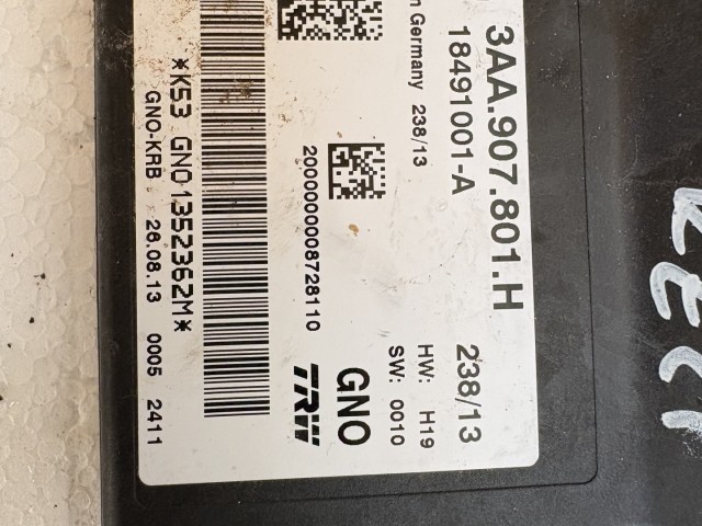 Volkswagen Passat B7 kézifék elektronika