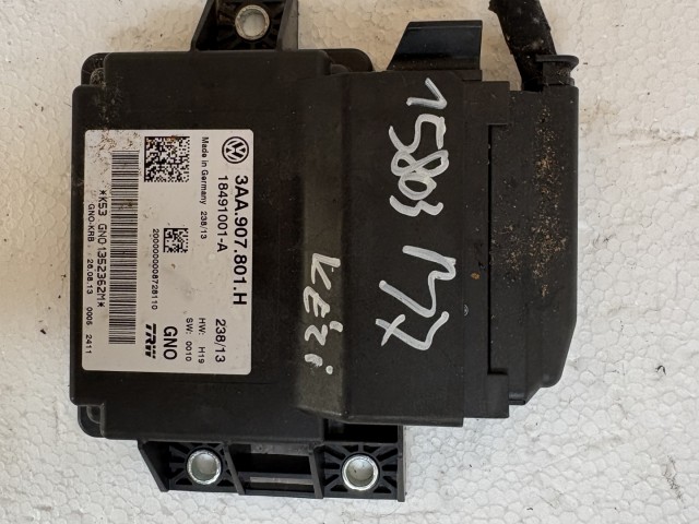 Volkswagen Passat B7 kézifék elektronika