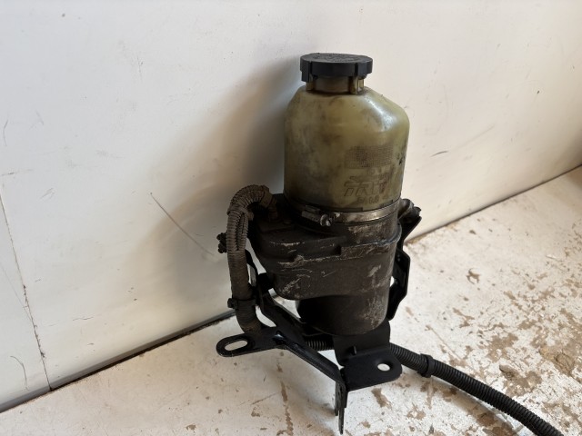 Opel Astra H 2004-2010 Kormányszervó szivattyú Használt  