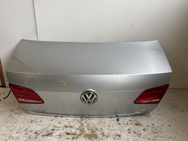 15873 Volkswagen Passat B7 2010-2014 Csomagtérajtó Használt  Ezüst