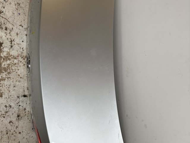 15873 Volkswagen Passat B7 2010-2014 Csomagtérajtó Használt  Ezüst