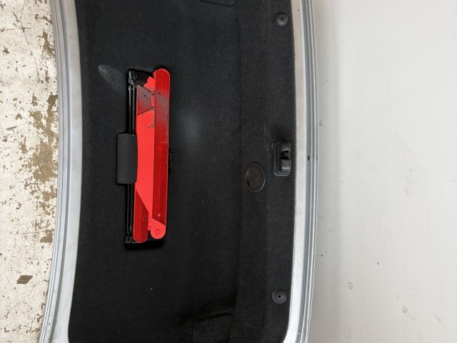 15873 Volkswagen Passat B7 2010-2014 Csomagtérajtó Használt  Ezüst