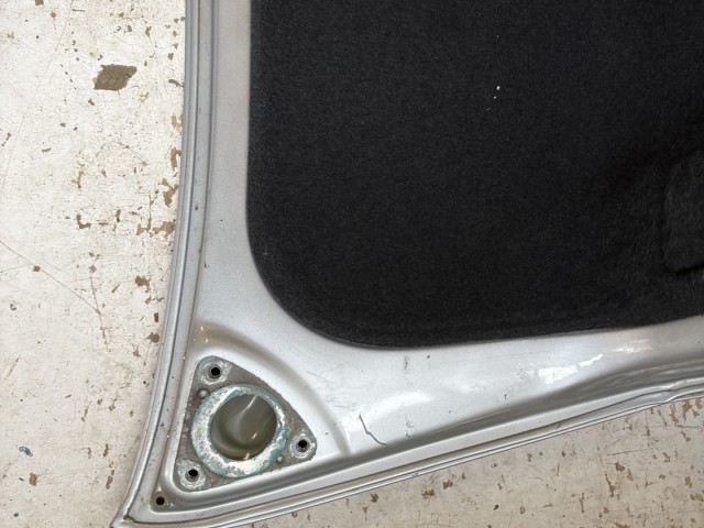 15873 Volkswagen Passat B7 2010-2014 Csomagtérajtó Használt  Ezüst