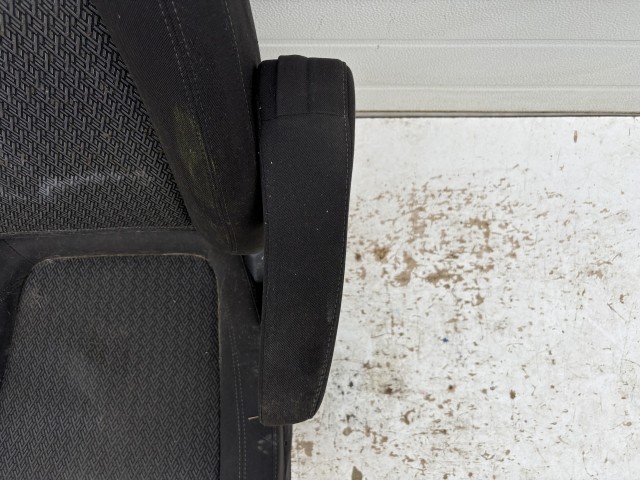 15856 Opel Mokka 2012-2019 jobb első szövet Fekete