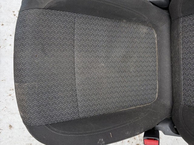 15856 Opel Mokka 2012-2019 jobb első szövet Fekete