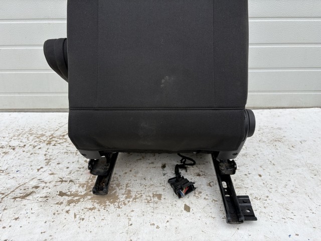 15856 Opel Mokka 2012-2019 jobb első szövet Fekete