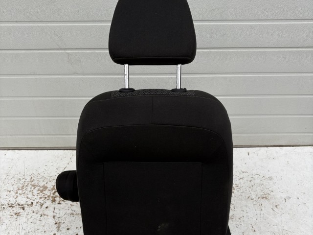 15856 Opel Mokka 2012-2019 jobb első szövet Fekete